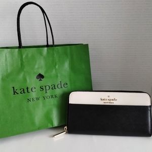 New Kate Spade Zip Around Wallet